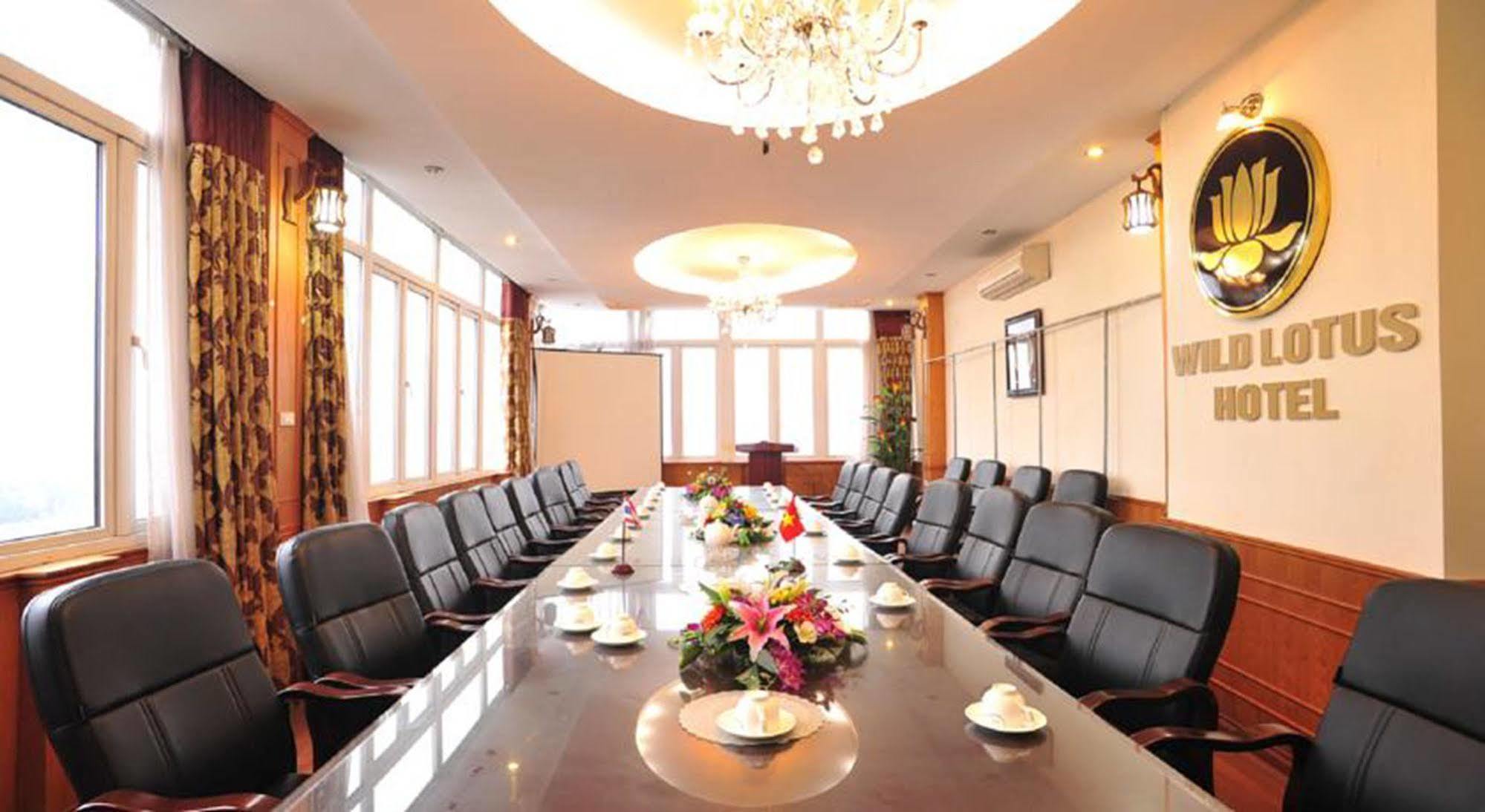 Lotus Village Hotel Ханой Екстериор снимка